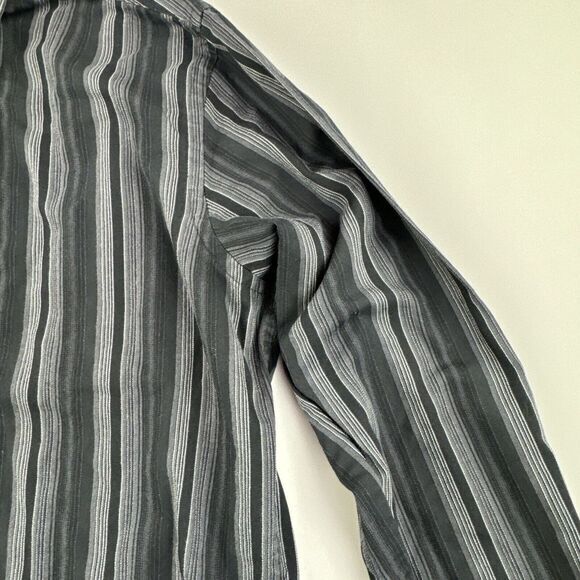 Van Heusen Shirt Men Medium Striped Casual Button Up Black Grey Work Travel GUC - Picture 3 of 8